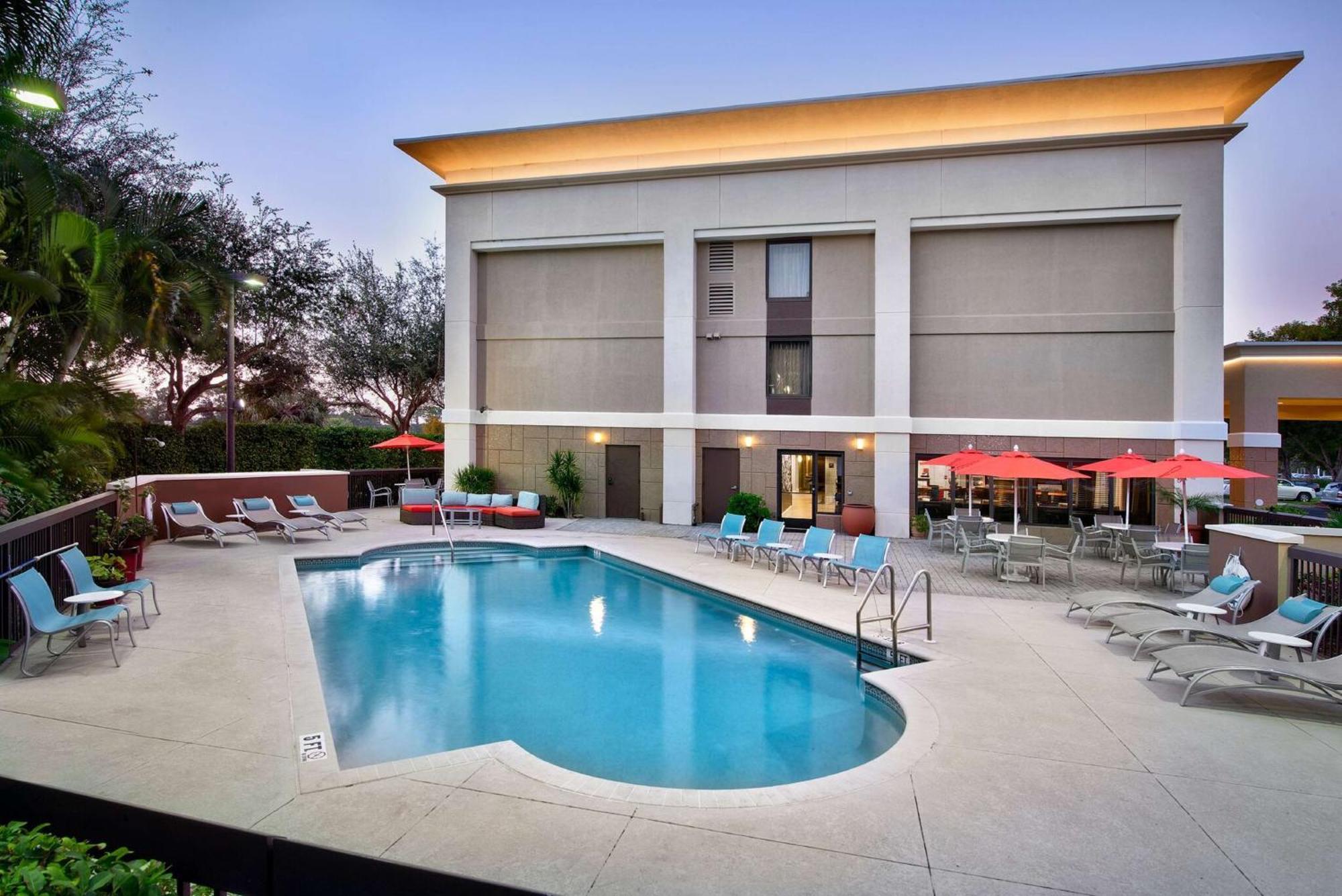 Hampton Inn Naples - I-75 Vineyards Екстериор снимка