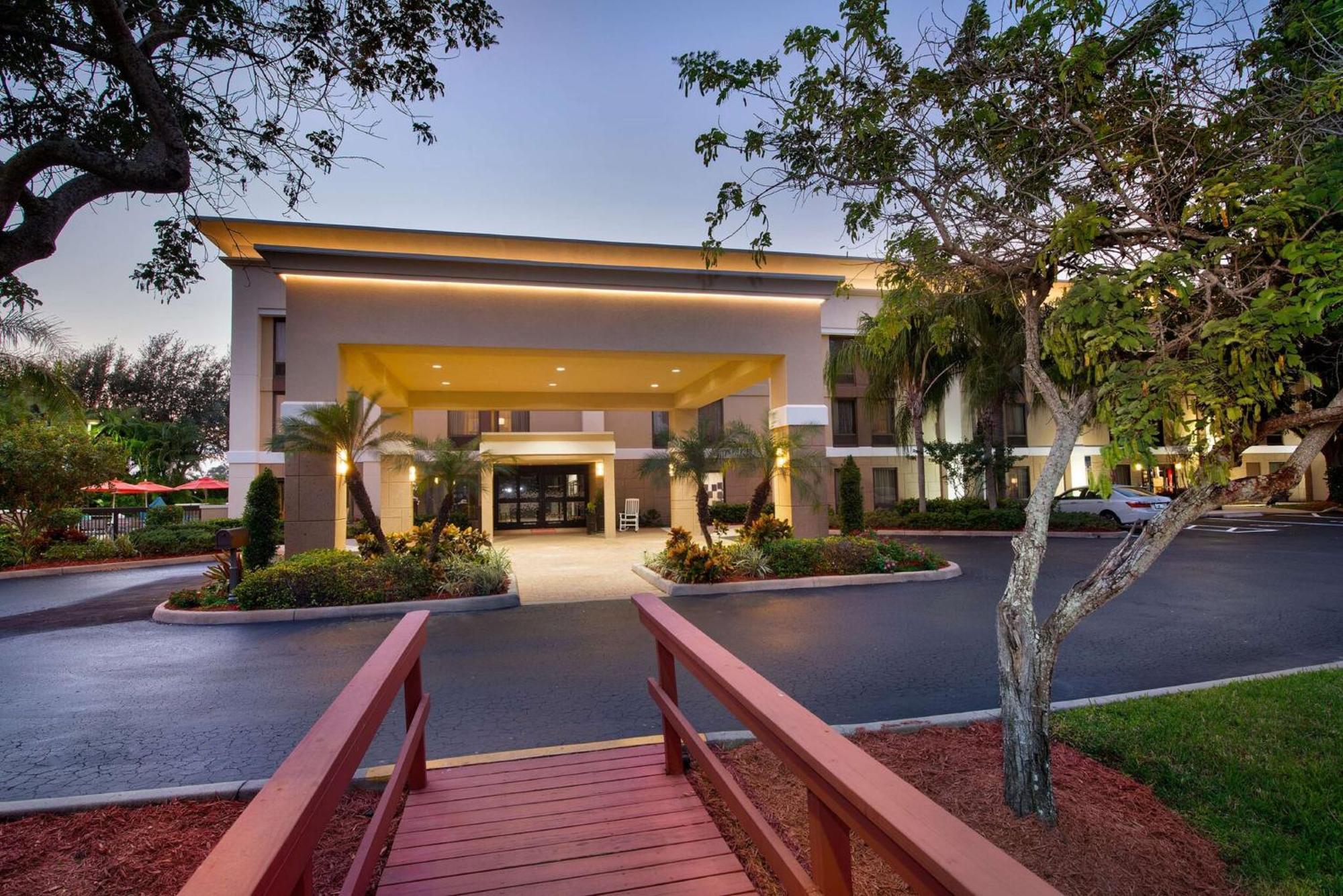 Hampton Inn Naples - I-75 Vineyards Екстериор снимка