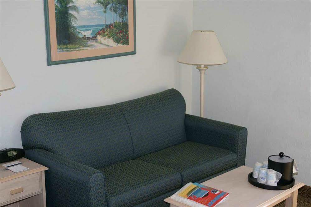 Hampton Inn Naples - I-75 Vineyards Екстериор снимка
